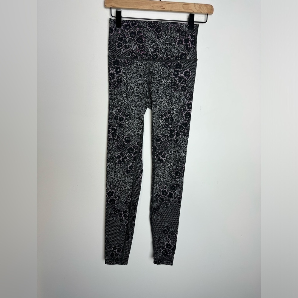 Lululemon Wunder Under Leggings Wildflower print size 4 full length